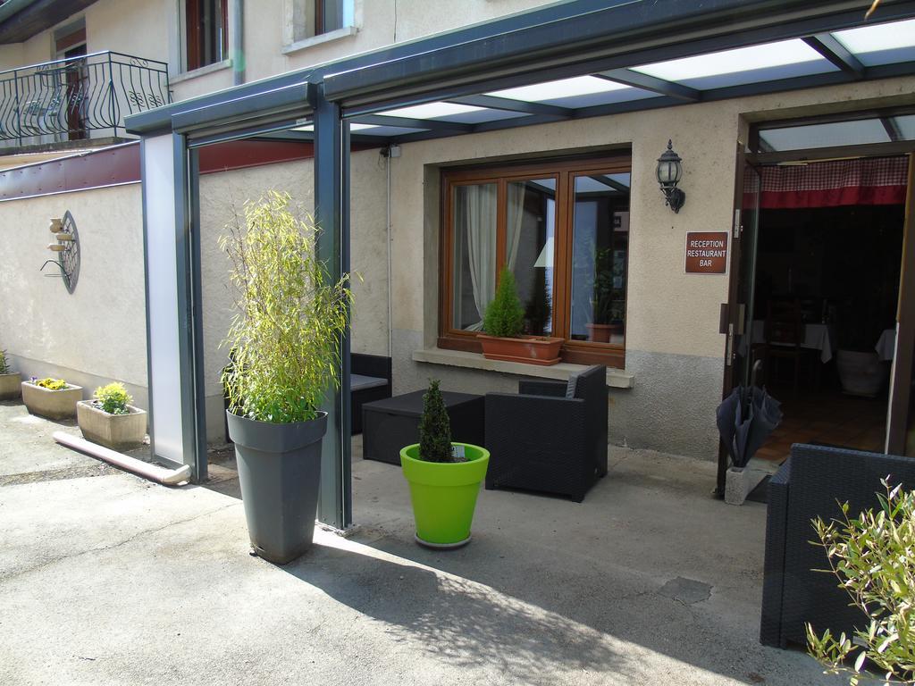 Logis Hotel Restaurant Auberge Du Cheval Blanc Chamouilley Esterno foto