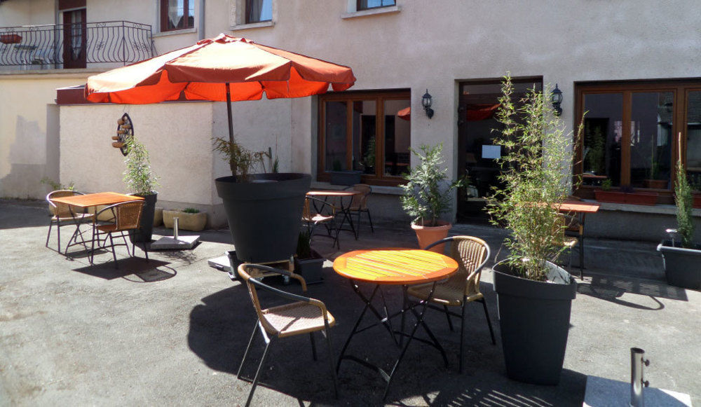 Logis Hotel Restaurant Auberge Du Cheval Blanc Chamouilley Esterno foto